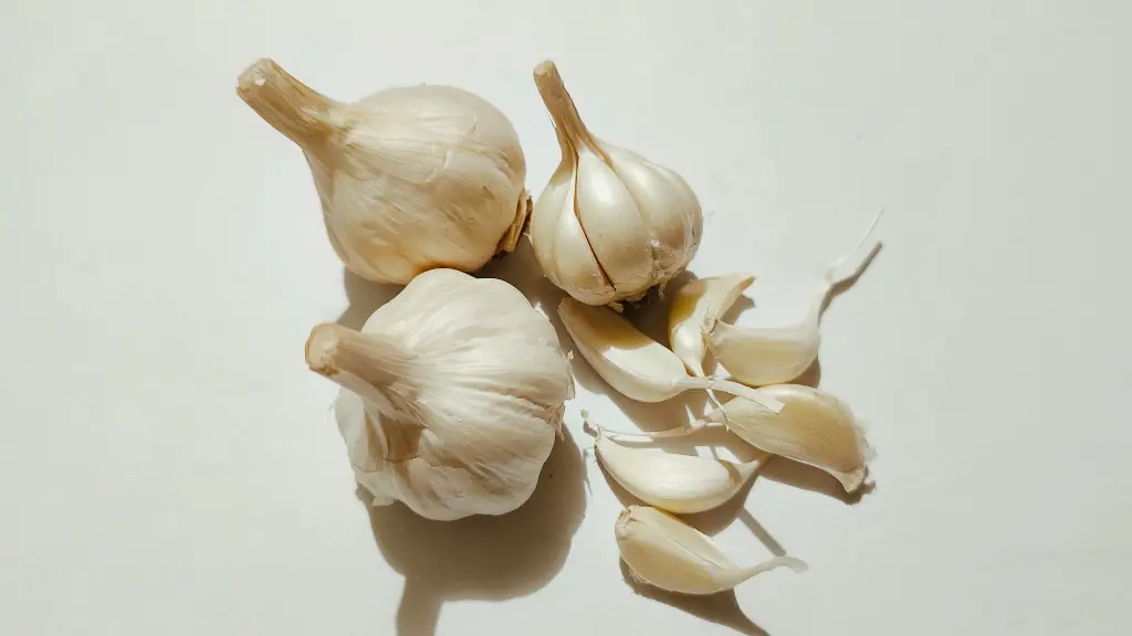 unsplash_7aLcC15W59w_garlic.webp