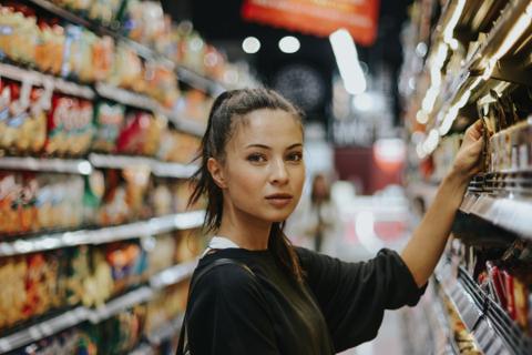 women collecting groceries
